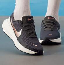 Women's Nike Revolution 8 Sports Training Running Shoes - Black - View 10