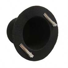 قبعة صغيرة بتصميم بخاري لحفلة هالوين ذات طابع جوثي، مع تزيينات من الدانتيل والريش كتاج للشعر