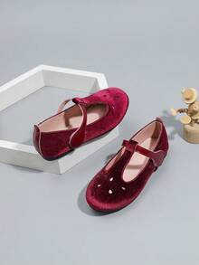 1 Pair Fashionable Spring/Autumn Girls Hollow Flat Shoes - Burgundy - View 5