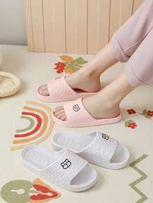 Sandales d'été épaisses à la mode pour femmes, simples et polyvalentes, en EVA antidérapante. Idéales pour la maison, la salle de bain, le dortoir.