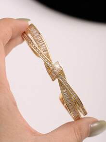 1 pieza Diseño de corbata de moño asimétrico con circonita cúbica brillante de lujo estilo europeo y americano, sensación de alta gama, adecuado para novia, banquete y uso diario para mujeres