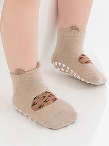 6双婴幼儿防滑袜，柔软舒适，亲肤，儿童步行袜，适合所有季节，男孩和女孩，柔软面料，卡通图案，多种颜色可选