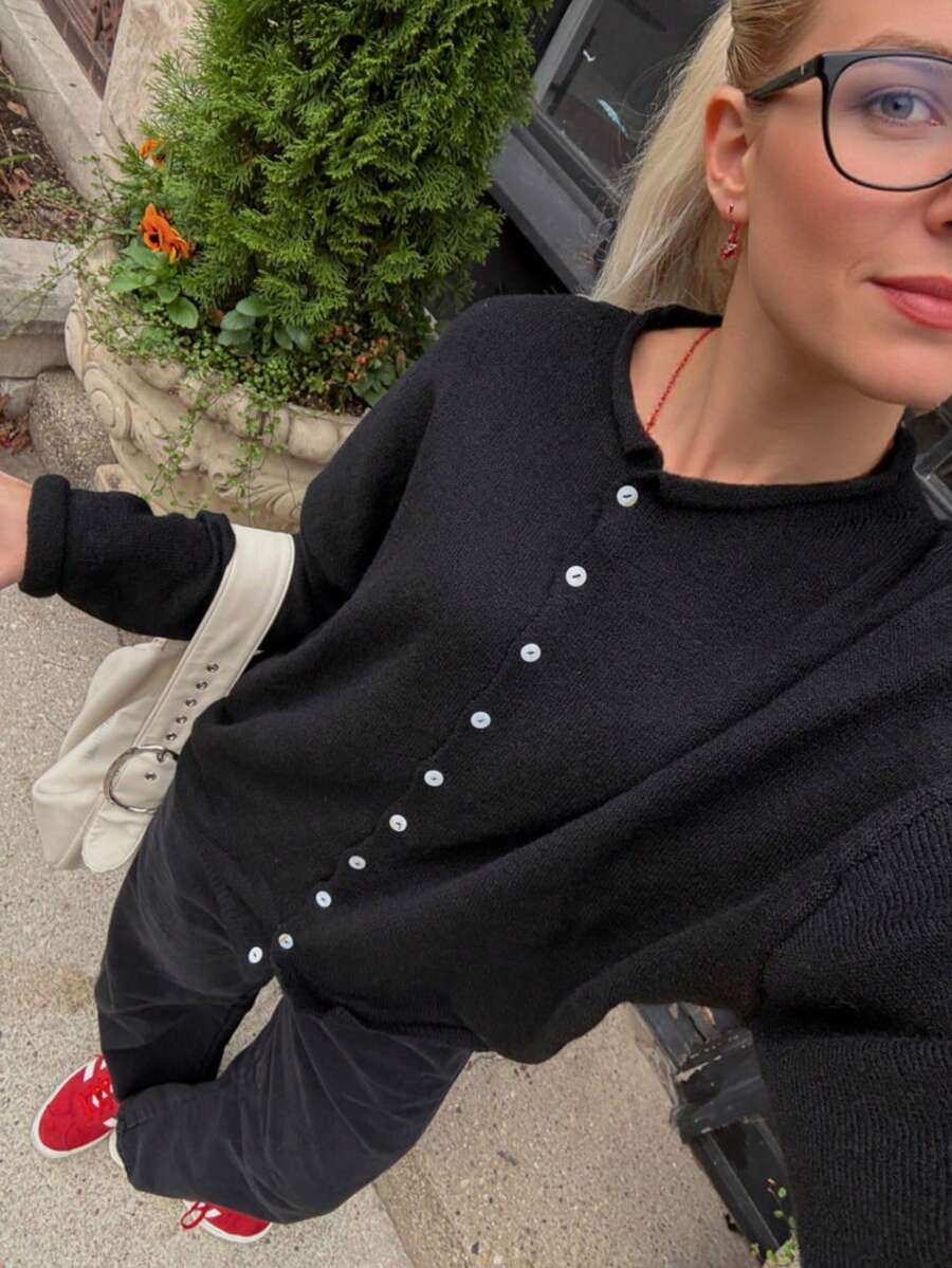 Vivid Style 女士卷边下摆圆领贝壳扭结纽扣长袖针织开衫，短款宽松舒适纯色毛衣，复古风格，适合圣诞节、新年等场合穿着。