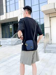 حقيبة صدر من النايلون للرجال، حقيبة خصر، حقيبة كتف، حقيبة متقاطعة الجسم، مناسبة للسفر والعطلات والتنقل اليومي، بسيطة، شخصية، أنيقة، رياضية، رجعية، للأعمال، متعددة الاستخدامات، مقاومة للماء والخدش، متينة، متعددة الأغراض، متعددة الأقسام، تخزين منظم، حقيبة متقاطعة الجسم