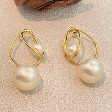 1 Pair Of Stainless Steel Earrings, French Retro Winding Circle Large Pearl Studs, High-Grade Temperament Earrings, Niche Style - 金色 - 查看 3