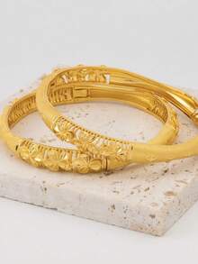 1pc Fashionable Gold-Color Hollow Flower Clasp Bracelet, Suitable For Daily Wear