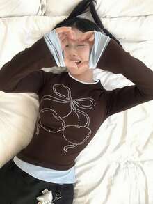 新款设计感小号原创V领水钻樱桃蝴蝶结长袖修身T恤，春夏款 - 棕色 - 查看 3