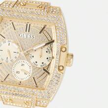 Reloj Phoenix multifunción de cuarzo con esfera dorada y correa de silicona blanca para hombres. Descubre el elegante y funcional reloj multifunción Phoenix de Guess. Con una esfera dorada y una correa de silicona blanca, este reloj es perfecto para los hombres que valoran tanto la moda como la practicidad. Mantente al día con múltiples funciones y eleva tu look con esta pieza de relojería elaborada con experticia. - Dorado - Ver 5