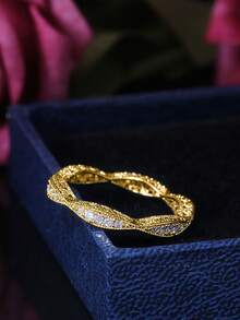 Cincin Tembaga Berlapis Emas dengan Batu Zirkonia Kubik Bermotif Geometris, Cocok Sebagai Hadiah Pernikahan, Pertunangan, dan Liburan untuk Wanita - Emas - View 4