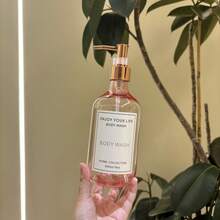 3个500毫升/16盎司玫瑰粉色可再填充泵瓶，带玫瑰金泵头，适用于洗发水、沐浴露、护发素、酒店浴室乳液瓶，带防水标签 - Translucent Pink - 查看 9