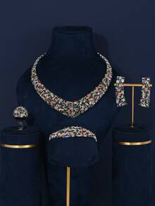 沙特阿拉伯奢华珠宝套装。镀金铜锆石微镶彩色锆石V形设计珠宝套装。新娘婚礼流行配饰，四件套晚礼服 - 彩色套裝 - 查看 7