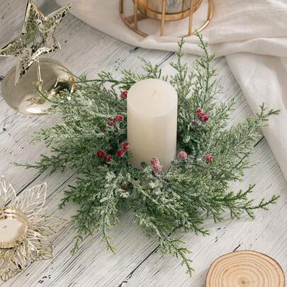 MEHELANY 1 件绿色植物蜡烛环人造花环，花卉蜡烛环花环配红色浆果冬季绿叶花环，适用于圣诞节、婚礼、冬季季节性假日桌旗中心装饰、壁炉架装饰、时尚室内家居装饰、婚礼、户外活动装饰、摄影道具