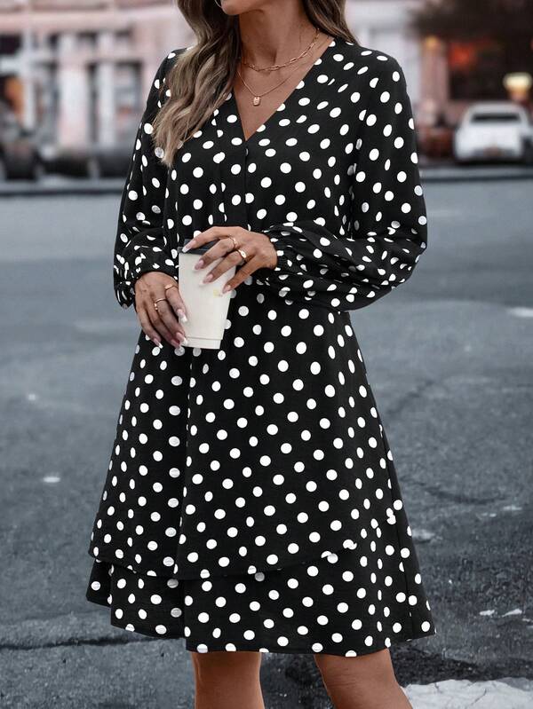 Vestido de manga larga con cuello en V, cintura elástica y longitud hasta la rodilla, con estampado de lunares y diseño cruzado, en estilo casual y elegante para mujer, otoño