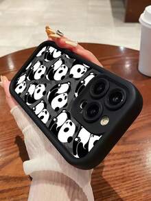 1 pieza Funda protectora para teléfono con patrón de panda lindo, mate y negro, antiarañazos y resistente a golpes, compatible con iPhone 17 - Negro - Ver 4