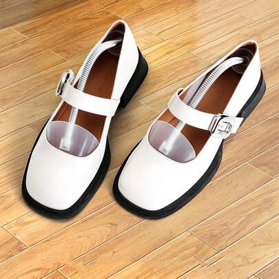 2pcs This Sneaker Shoe Tree Is An Essential Accessory For Maintaining The Look And Shape Of Your Sneakers. It Effectively Prevents Wrinkles And Creases From Forming, Keeping Your Shoes Looking New For Longer. The Spring - Loaded Design Ensures That The Shoe Tree Provides Enough Pressure To Stop The Shoes From Collapsing, Helping To Repair Existing Creases And Maintain The Shoe's Original Structure.