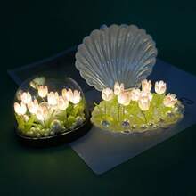 1 peça de abajur em formato de tulipa, luminária floral de plástico criativa feita à mão, abajur decorativo de mesa de cabeceira, enfeite de mesa para casa, iluminação romântica para ambiente de quarto, abajur compacto para sala de estar, luminária de aniversário em formato de tulipa. Ideal como presente de aniversário para meninas, mães ou namoradas, também adequado para o Dia dos Namorados. Perfeito para presentear, decorar a casa, compor o quarto, dar estilo à sala de estar, decorar festas e exibir em mesas.