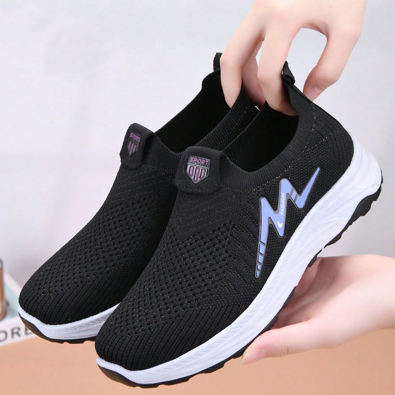 Zapatos deportivos casuales de malla transpirable para mujer, con suela blanda antideslizante, cómodos zapatos para madres, de punta redonda y holgad