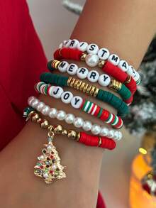 Juego de 6/7 piezas de pulsera de arcilla polimérica multicapa con elementos navideños coloridos y cuentas con letras, pulsera personalizada con colgante creativo de árbol de Navidad, muñeco de nieve y ciervo, pulsera elástica con diseño de Papá Noel y gorro/zapato de Papá Noel, adecuado para uso diario, citas, fiestas y regalos festivos para mujeres