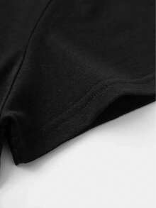 Camiseta de mujer con estilo gótico, estampado de cuervos y cuervos - Manga corta, cuello redondo, estilo bohemio en negro y blanco, duradera para uso casual y formal, lavable a máquina para todas las estaciones, adecuada para el hogar, cafeterías, oficina - Diseño de arte de cuervos - Blanco - Ver 10