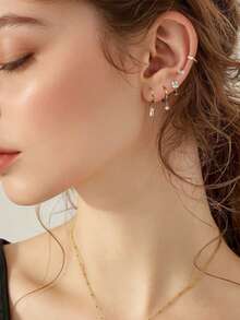 Set de 5 piezas de aretes elegantes para mujer, incrustados con circonita brillante - Aretes de aro dorado con trébol de cuatro hojas, adecuados para fiestas, festivales de música y uso diario
