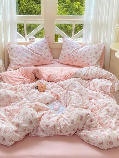 Sakura Pink Rose Print Bedding Set, French Romantic Palace Duvet Cover 4-Piece Set, Vintage Garden, Includes 1 Duvet Cover, 1 Flat Sheet, And 2 Pillowcases, Solid Color Sheet, Suitable For Daily Use And Valentine's Day, 100% Polyester, Soft Touch (No Filling)