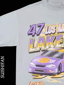 Lakers Car Graphic Print Soft & Comfortable Crew Neck Short Sleeve Graphic Tee, Streetwear Fashion Top for All Seasons, Casual Streetwear | Round Neck Tshirt - Blanco - Ver 2