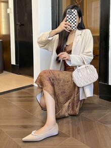 Décolleté con decorazione di perle a punta, scarpe da lavoro comode con tacco a zeppa nascosto, eleganti scarpe da pendolare per signora, scarpe da sposa, ballerine slim fit traspiranti e alla moda per donna