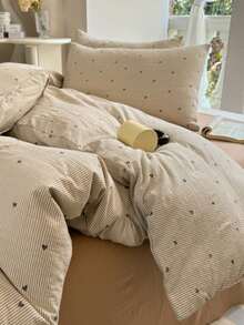 2/3-teiliges Bettwäsche-Set in Khaki mit Streifenmuster und Herzdesign (1 Bettbezug + 1/2 Kissenbezüge, ohne Bettdecke), moderner romantischer eleganter klassischer Stil, Polyester bequem und atmungsaktiv, geeignet für alle Jahreszeiten, ideal für Schlafzimmerdekoration, luxuriöses Hotelflair, mädchenhafter Stil, Geschenk für Eltern & Freunde. Bettbezug*1, Kissenbezug*1/2, Größen: Super King, Kingsize, Doppelbett, Einzelbett, Studentenzimmer, Schulanfang - Verschiedenfarbig - Übersicht 4