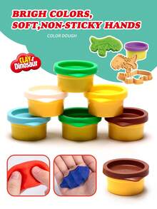 Set de juguete de arcilla de colores con dinosaurios para interacción entre padres e hijos. Arcilla creativa para manualidades de niños, sin pegajosidad ni decoloración (formas de dinosaurios interesantes + abundantes herramientas de arcilla). El set presenta temas lindos de dinosaurios, con arcilla antiadherente e indesteñible, junto con huevos de dinosaurio, moldes para dar forma y varias herramientas. Durante la interacción entre padres e hijos, los padres y los niños pueden usar la arcilla para esculpir dinosaurios y presionar los moldes, ejercitando las habilidades manuales y la creatividad del niño. Los niños también pueden jugar de forma independiente para liberar su imaginación y crear su propio mundo de dinosaurios, ayudando en el desarrollo artístico de los niños.