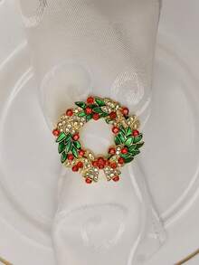 إكليل معدني مطلي بالراين ستون ، إكليل راين ستون أنيق - تصميم توت أحمر - حلقة معدنية ثقيلة الوزن لحفلات العطلات ، حفلات الزفاف - ديكور مركزي للمطعم سهل التنظيف - إعداد طاولة عيد الميلاد ، ديكور المنزل للعطلات ، إكليل متين ، ديكور الزفاف ، إكليل العطلات