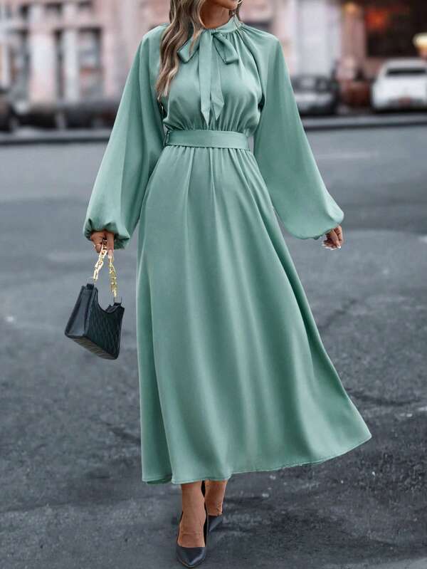 Vestido de satén de manga larga con lazo en el cuello, ajuste holgado y elegante informal, unicolor, otoño