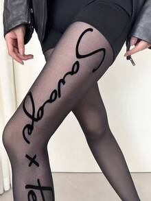 زوج من جوارب نسائية شفافة سوداء مع نقوش وحروف جاكارد مخملية مرنة ومنحفة الجانبين