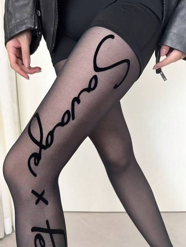 زوج من جوارب نسائية شفافة سوداء مع نقوش وحروف جاكارد مخملية مرنة ومنحفة الجانبين