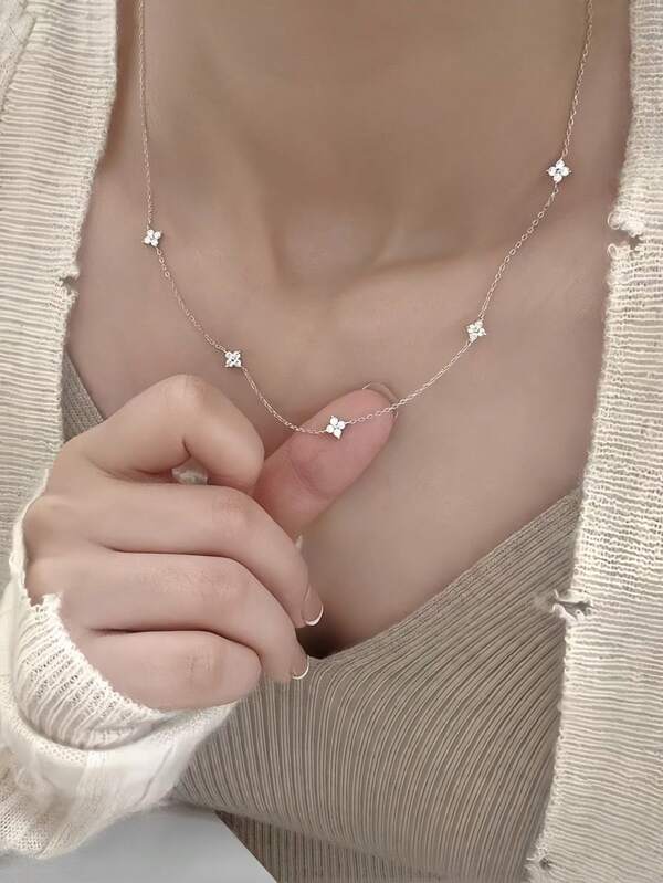 1 Stück elegante, luxuriöse Halskette mit Sternenhimmel-Glücksstein-Blumenanhänger, geeignet für den täglichen Gebrauch, Feste und Partys von Frauen