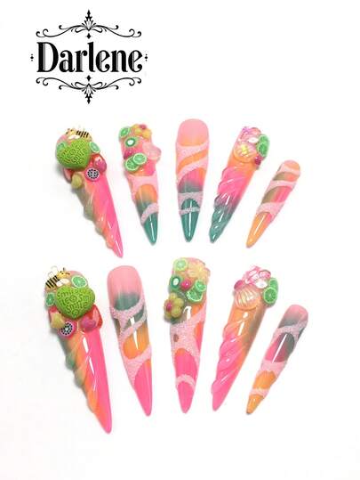 Każdy zestaw składa się z 10 sztuk ręcznie robionych akrylowych płytek do paznokci do szpilek Y2K, zaprojektowanych w stylu francuskim z ozdobami w kształcie owoców, serc, kropli wody i liter, dostępnych w wielu odcieniach i odcieniach nude. 3 rozmiary pasują na imprezy, tańce i do noszenia na co dzień. W zestawie znajduje się zestaw do zdobienia paznokci, dzięki czemu są idealnym prezentem w postaci nakładanych paznokci dla kobiet i dziewcząt.