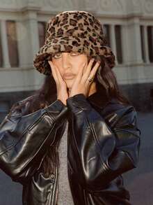 1pc Women's Winter Leopard Print Bucket Hat, Versatile & Warm Plush Cap