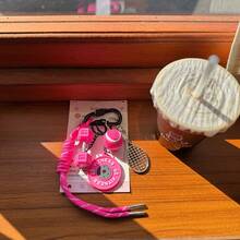 Breloc brățară țesută cu gantere pentru tenis, lucrat manual, accesoriu cu pandantiv pentru cheie de mașină, folosit pentru cadouri de Halloween și accesorii de agățat rucsac, decorațiuni de sărbători, cadouri de petrecere, brelocuri unice, bijuterii creative, țesut durabil, brățări lucrate manual, breloc pentru tenis, obiecte decorative mici, potrivit pentru pasionații de Halloween și colecționarii de accesorii.