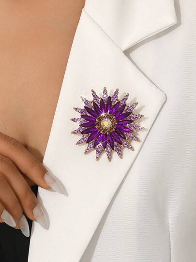 1pc Elegant Women's Brooch, Alloy Inlaid Purple Glass Rhinestone Pin, Chic Clothing Accessory For Coat, Suitable For Daily, Party, Banquet, Gift