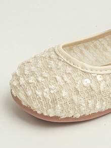 “2025 畅销新品：1 双 3-8 岁女童鞋，压花蕾丝亮片 + 金属水钻扣网眼材质防圆头玛丽珍鞋，平底法式公主风儿童正装鞋，圣诞派对/花童装/居家/学校！”