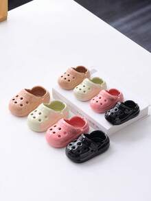 Cendrier unique en forme de sabot en céramique douce, décorations de Noël, convient pour l'hiver, pour le réapprovisionnement de fin d'année, design de simulation d'outils quotidiens, idéal pour la décoration de la maison, du bureau et de l'hôtel, cadeau parfait pour la Saint-Valentin, le Nouvel An et pièce de collection pour le Nouvel An lunaire