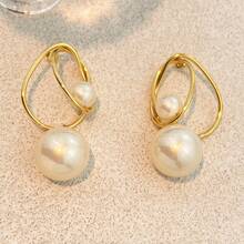1 Pair Of Stainless Steel Earrings, French Retro Winding Circle Large Pearl Studs, High-Grade Temperament Earrings, Niche Style - 金色 - 查看 2
