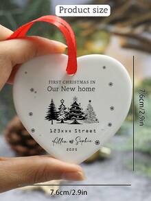 Décorations de Noël personnalisées, cadeau de nouvelle maison personnalisé, cadeaux de pendaison de crémaillère, souvenir de texte personnalisable, décorations d'arbre de Noël personnalisables, premier Noël, ornement de première maison 2025, motif de dessin animé, céramique/bois/cristal/acrylique, forme de cœur, décorations de Noël, Noël, famille, ami