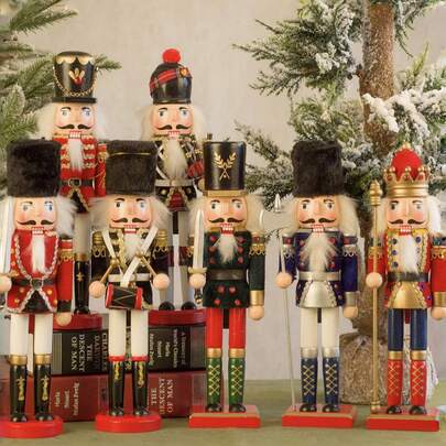 1 pieza Figura decorativa de Cascanueces de Navidad, Decoración de escritorio de soldado de madera, Adorno de Cascanueces, Decoración navideña, Decoración del hogar para Navidad, Suministros para fiestas de Navidad, Colgante de árbol de Navidad de madera, para decoración de escena navideña, decoración del hogar, decoración de centro comercial, decoración exterior, juego de regalo de Navidad, regalo de Navidad, adorno navideño, decoración de habitación, decoración navideña de invierno, regalo navideño para el hogar, decoración navideña