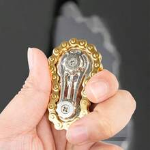 Nuevo juguete antiestrés de giro de dedo con cadena de engranaje de rueda de coche creativa, regalo de Navidad ideal para adolescentes