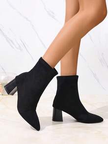 2025秋冬新款女款弹力面料踝靴 | 尖头中跟粗跟 | 百搭修身中筒 | 慵懒一脚蹬 | 日常通勤，时尚优雅范儿 - 黑色 - 查看 2