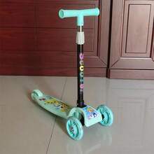 Patinetes de decoración navideña para niños, patinetes para niños y niñas de 3 a 12 años con 3 ruedas y luces LED, patinetes monocromáticos de color liso para niños con ajuste de altura Se envían cuatro colores surtidos asc - Azul - Ver 2