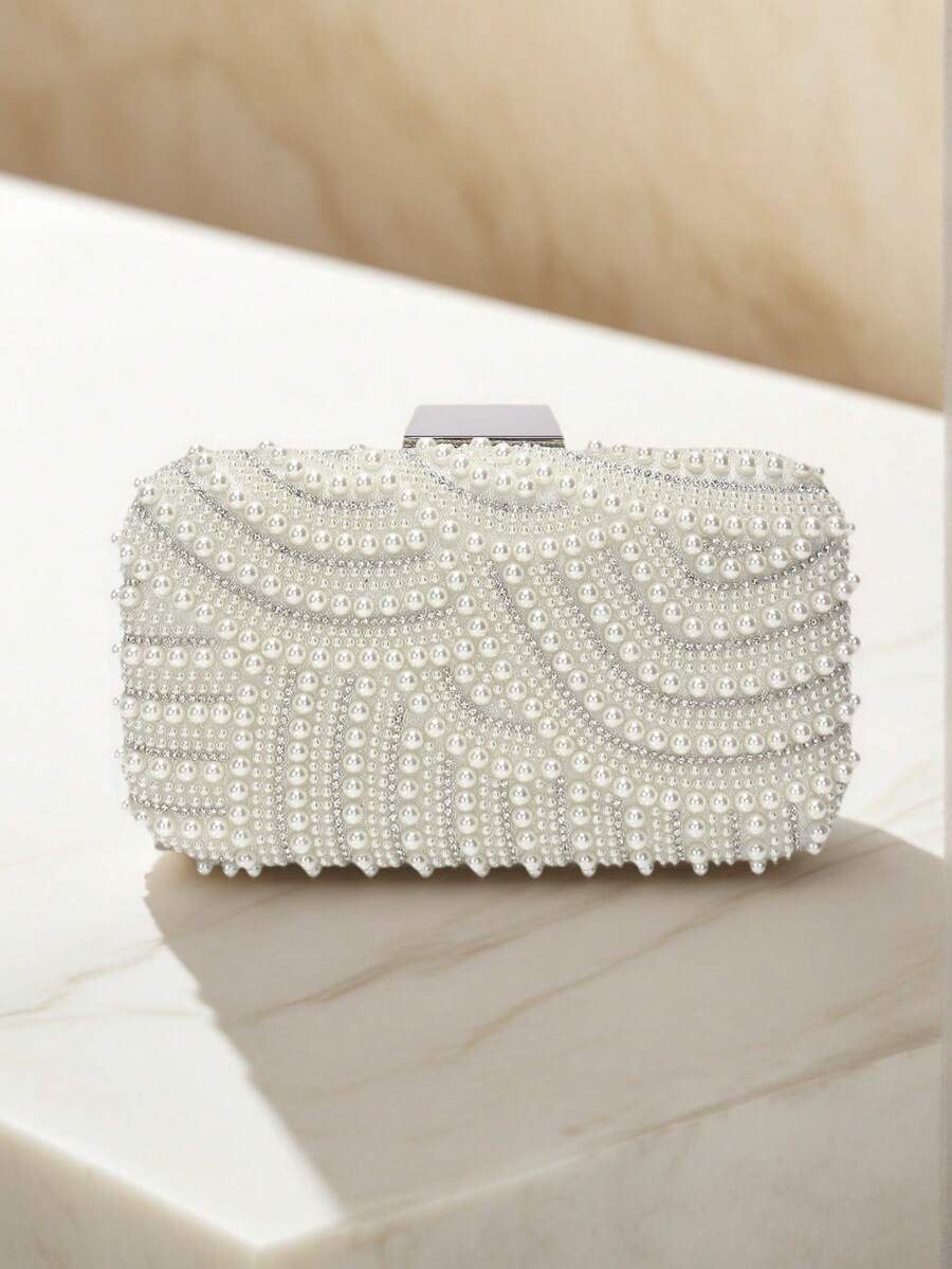 Mini Bolsa Clutch com Alça Transversal, Bordada com Pérolas Grandes e Pequenas em Ambos os Lados