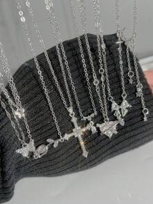 1 Set de 5 piezas Collar con Diseño Vintage, Elegante y Moderno Estilo Y2K con Colgantes de Corazón, Mariposa, Gota de Agua, Lazo, Estrella, Luna, Cruz, Rhinestone y Borla, Collares Multicapa, Adecuado para Vacaciones, Fiesta, Cita, Regalo, Uso Diario - Plateado - Ver 5