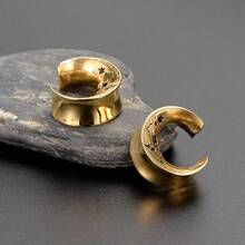 2pcs Punk Style Moon Skull Ear Gauges, Screw Ear Plugs Tunnels, Earrings, Body Piercing Jewelry, Suitable For Halloween Gifts And Daily Wear