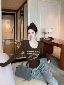 复古坏蛋字母印花保暖内衬长袖打底衫，修身款，秋冬新品 - 棕色 - 查看 4